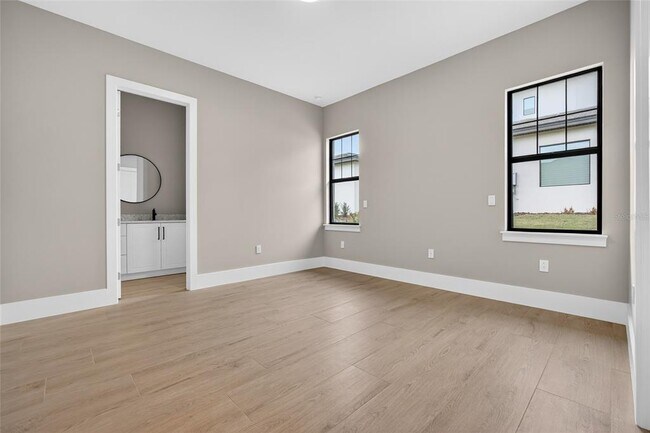 Building Photo - 16130 Pendio Dr