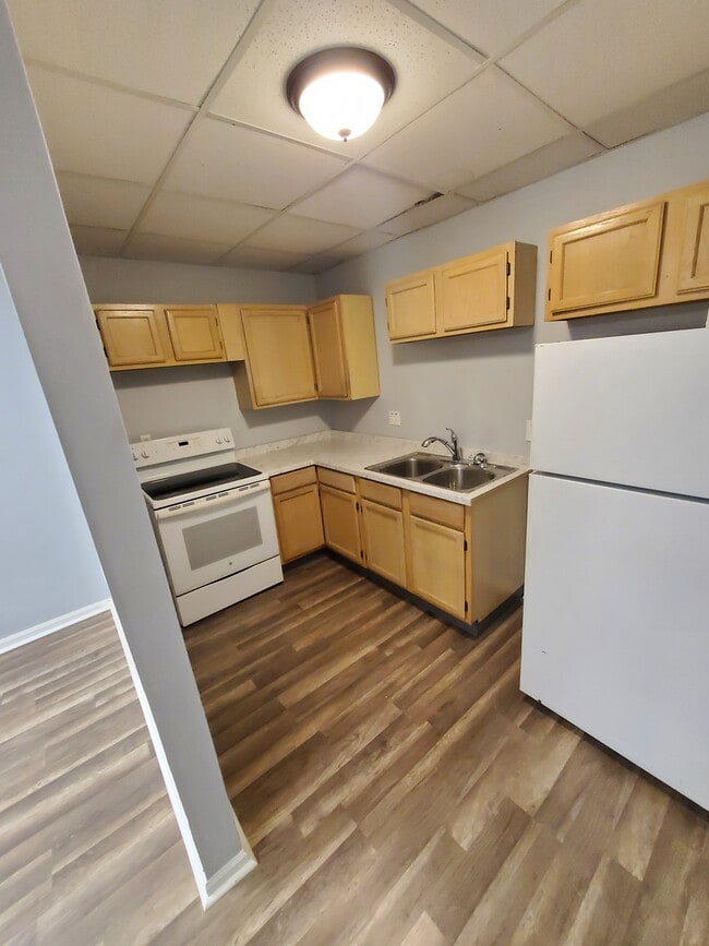 Building Photo - 537 Wheeling Ave