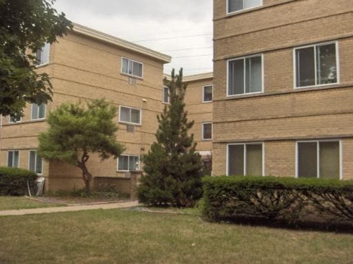 Building Photo - 8836-8842 Lavergne Ave