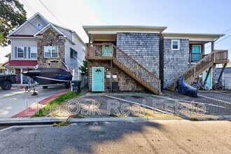 Building Photo - 405-23rd 1/2 23 1/2 St