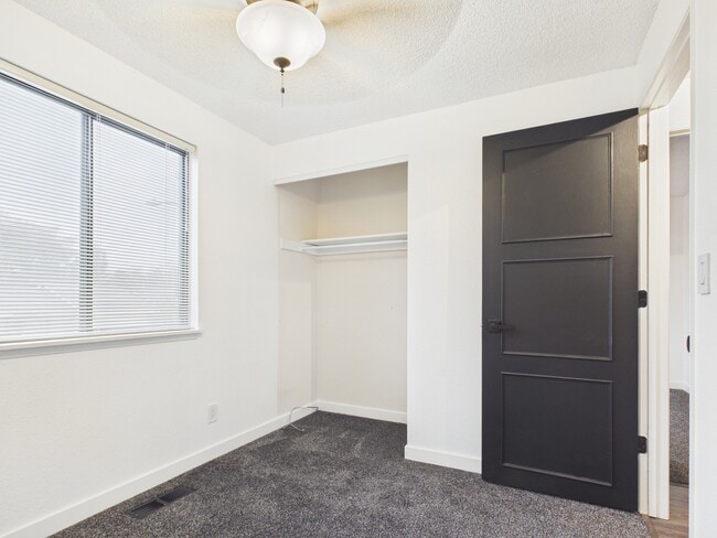 Building Photo - 313 N Oklahoma St