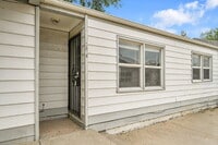 Building Photo - $1,150 - 2 Bed, 1 Bath Updated Unit in She...