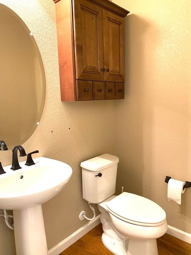 Building Photo - Livermore 3BD/2.5BA Townhouse in Great Neighborhood!