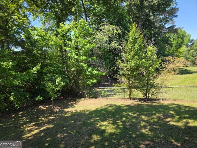 Building Photo - 1695 Underwood Dr SE