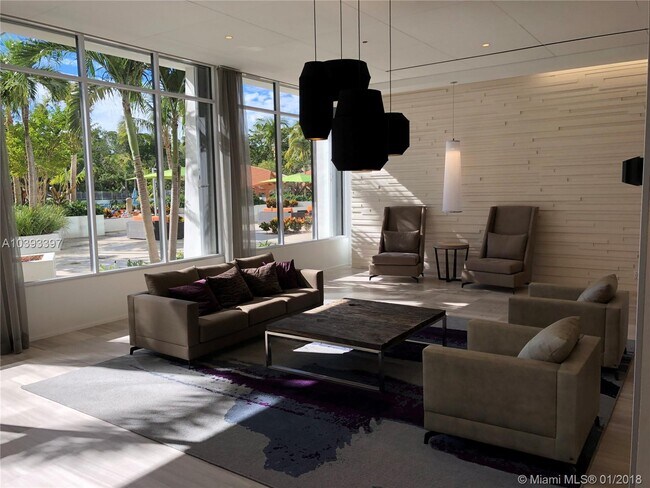 Building Photo - 100 Bayview Dr