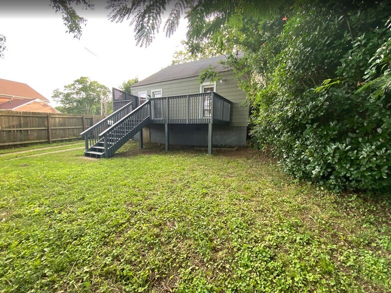 Building Photo - 3026 Church St