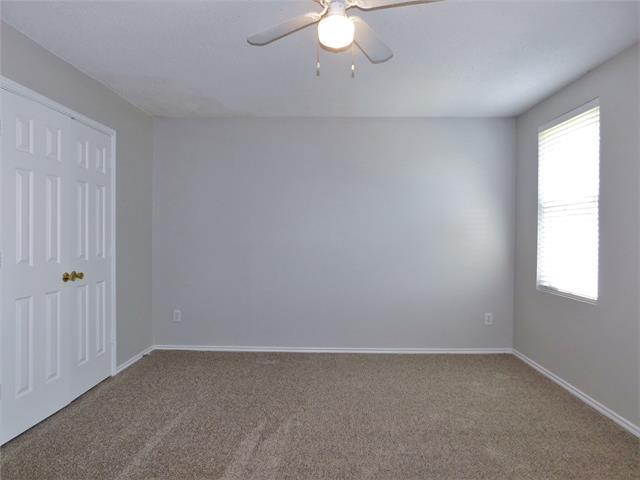 Building Photo - 2628 S Wavecrest Ct