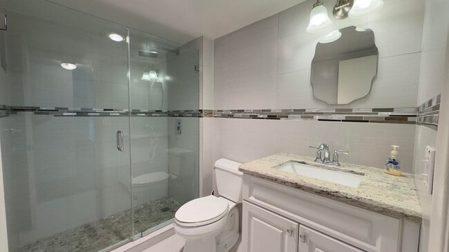 Building Photo - 5100 N Ocean Blvd