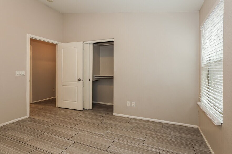 Building Photo - 16755 W Polk St