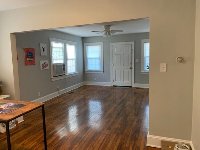 Building Photo - Grid House 2 blocks to ECU for rent on 5th St