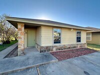 Building Photo - Taylors Crossing 2302