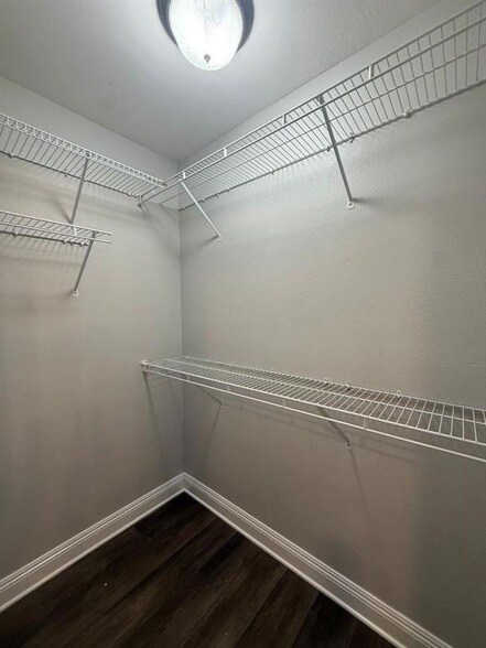 Building Photo - 107 Highland Ave