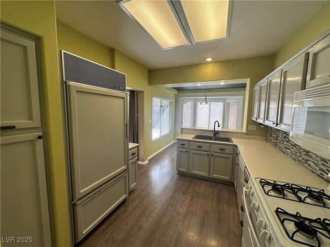 Building Photo - 9945 Bundella Dr