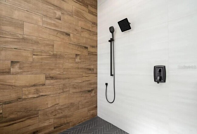 Building Photo - Bold Contemporary Sarasota Luxury Home. 4 Beds/ 4 Baths. Private Pool and Summer Grill.