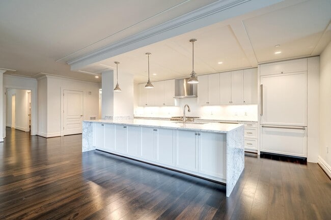 Building Photo - 6900 Fleetwood Rd