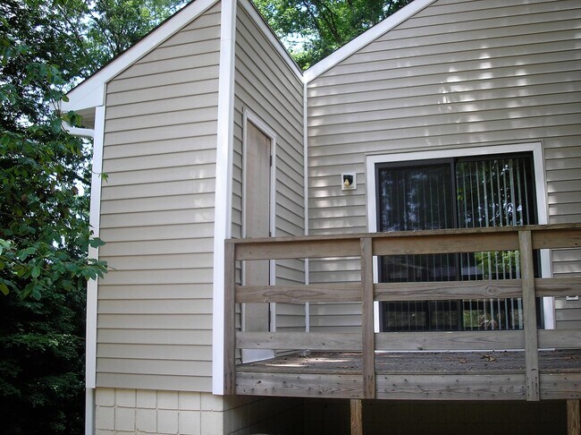Building Photo - 112-116 Greengate Ct