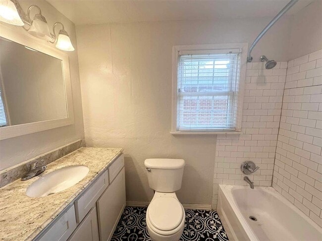 Building Photo - 4605 N Hammond Ave