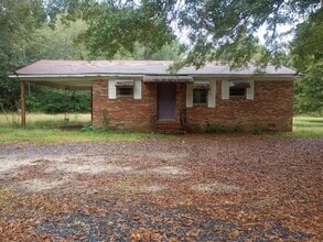 Building Photo - 3 Bedroom 1 Bathroom