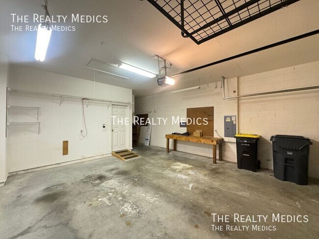 Building Photo - 202 Nova Ave