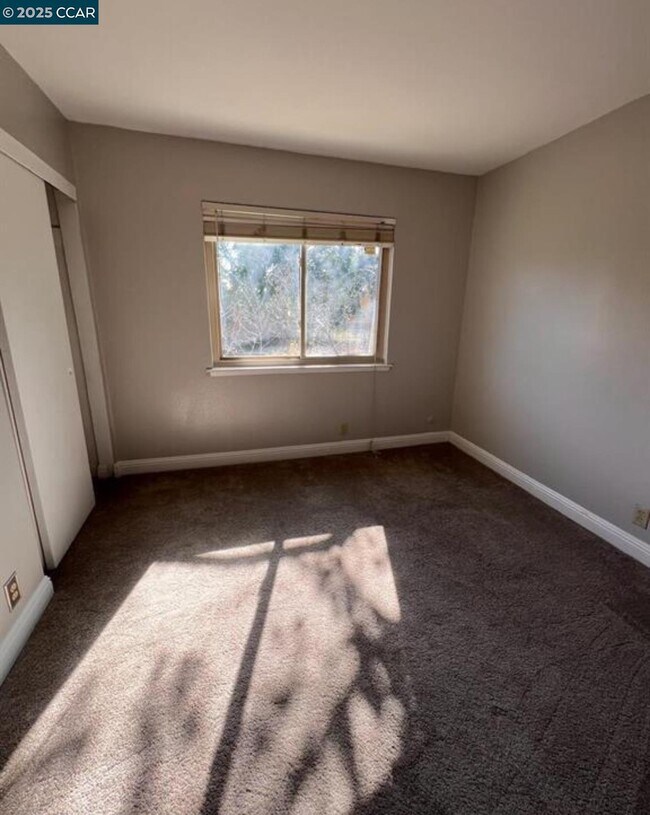 Building Photo - 1093 Mohr Ln
