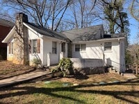 Building Photo - 3 Bed with extra loft room upstairs and 2 Bath in Atlanta!