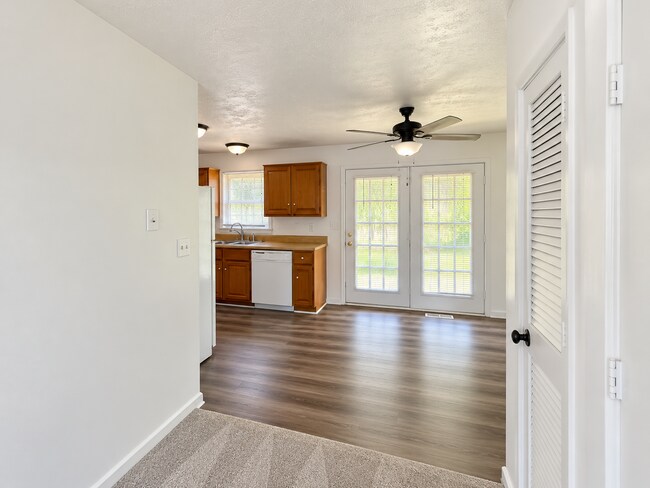 Building Photo - 101 Moss Creek Dr