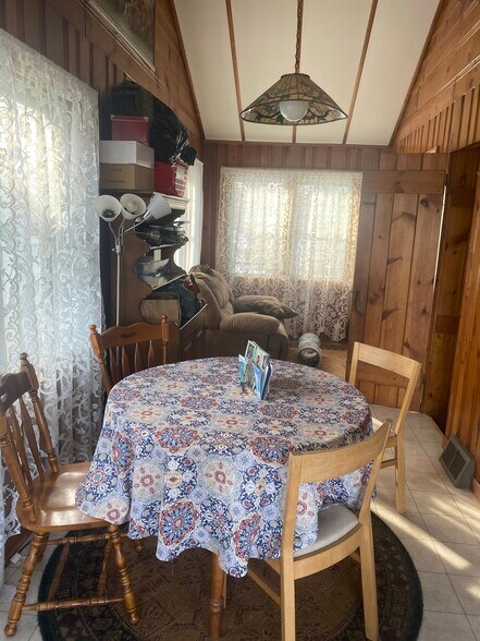 Building Photo - 576 Otterhole Rd