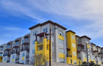 Building Photo - Village At Burlingame