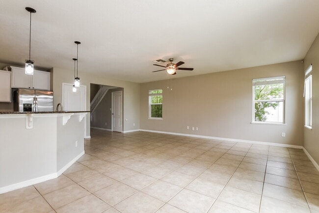 Building Photo - 123 Prairie Falcon Dr