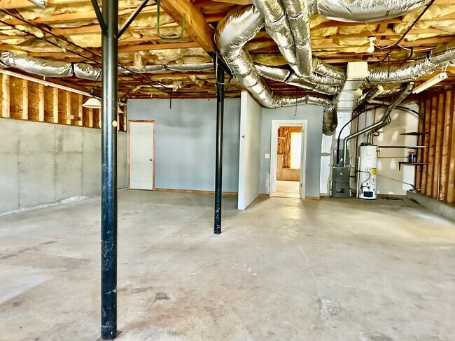 Building Photo - Dallas Rental-Ready for Immediate Occupancy!!