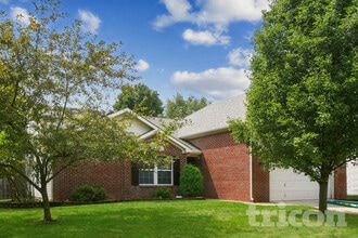 Building Photo - 636 Weeping Way Ln