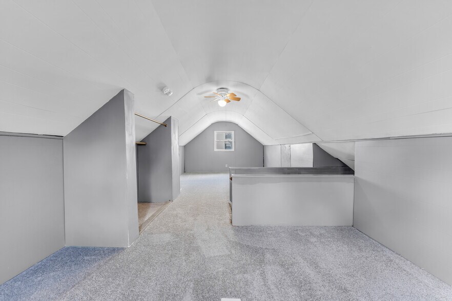 Building Photo - 4176 E 148th St