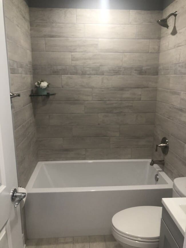 Building Photo - 5358 N Cumberland Ave