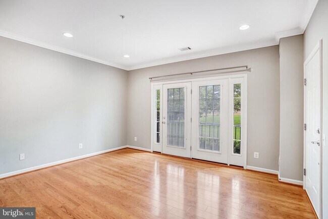 Building Photo - 20638 Sibbald Square