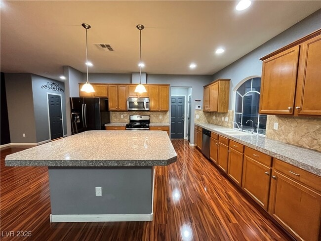 Building Photo - 5280 Tulip Hill Ave