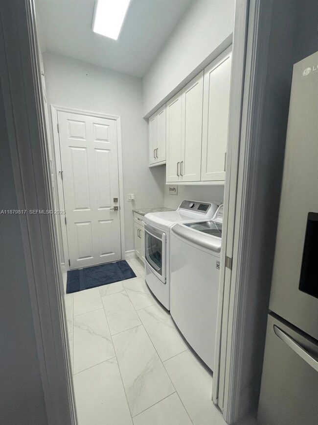 Building Photo - 8268 Southwind Bay Cir