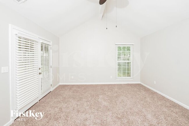Building Photo - 217 Brookhollow Dr