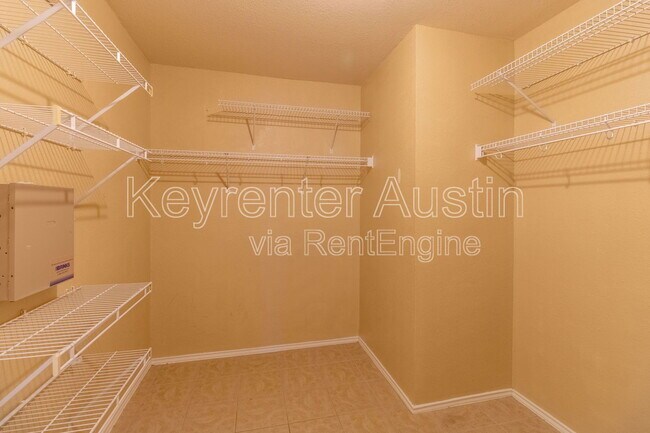Building Photo - 2557 Vernell Way