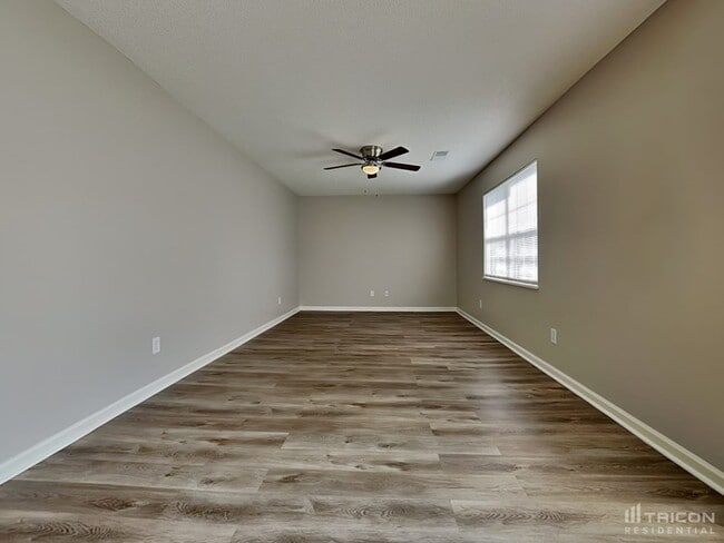 Building Photo - 100 Sandpine Cir