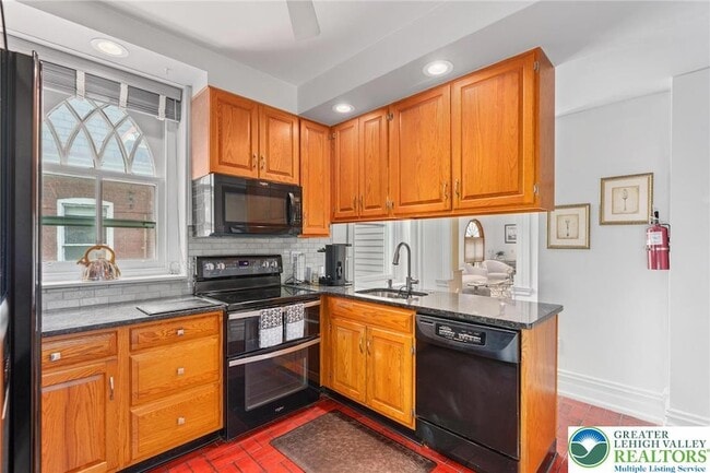 Building Photo - 1505-1509 Hamilton Street Unit Unit 2