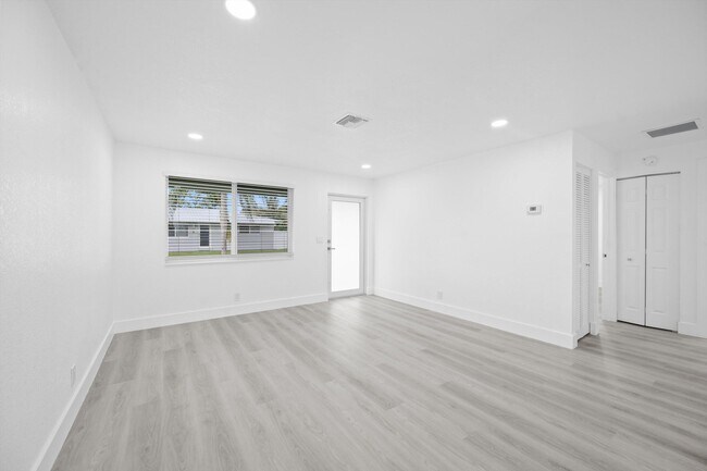 Building Photo - 2785 Reo Ln