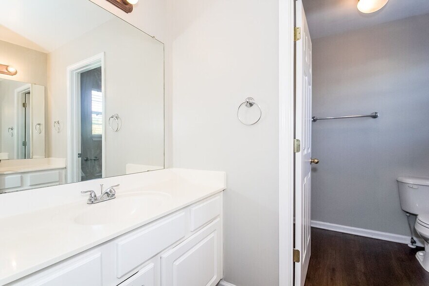 Building Photo - 618 Brookwater Dr