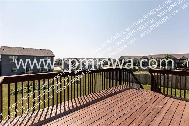 Building Photo - 1127 90th St