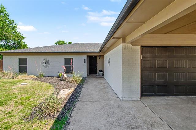 Building Photo - 3801 Quail Run