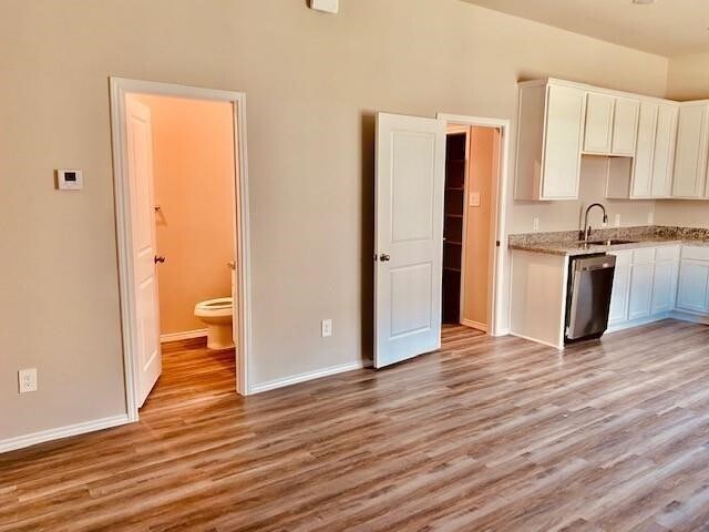 Building Photo - 11720 White Cedar St