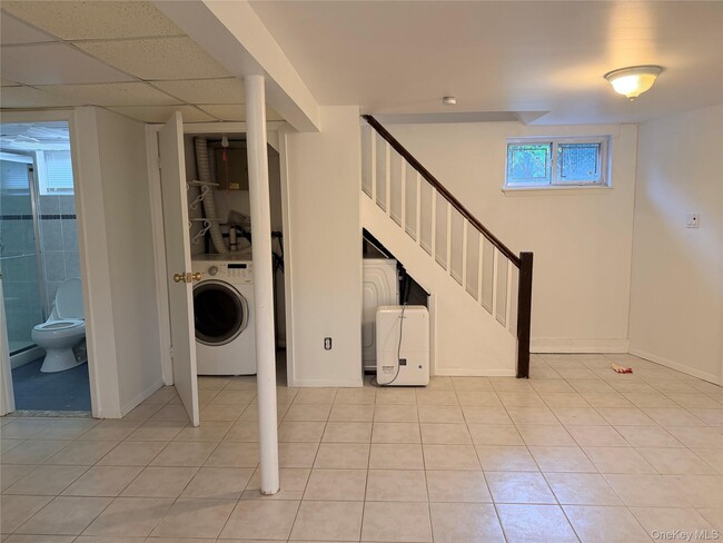 Building Photo - 76-12 175th St