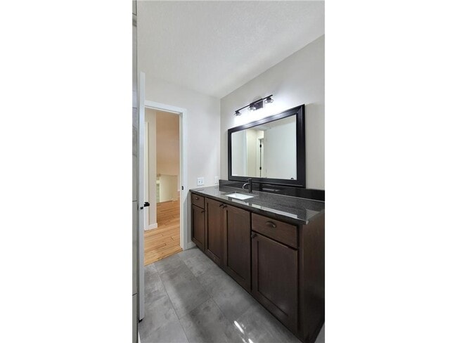 Building Photo - 512 Nelson Ct