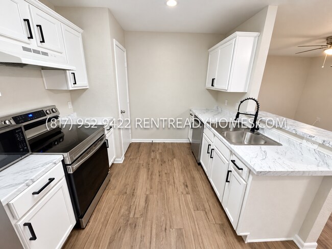 Building Photo - 860 Potomac Dr
