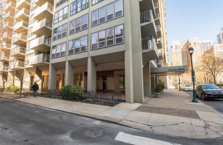 building from outside - 224 W Rittenhouse Square
