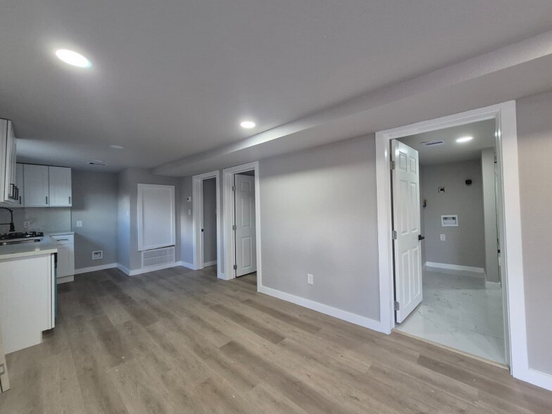 Building Photo - 2209 Gano St